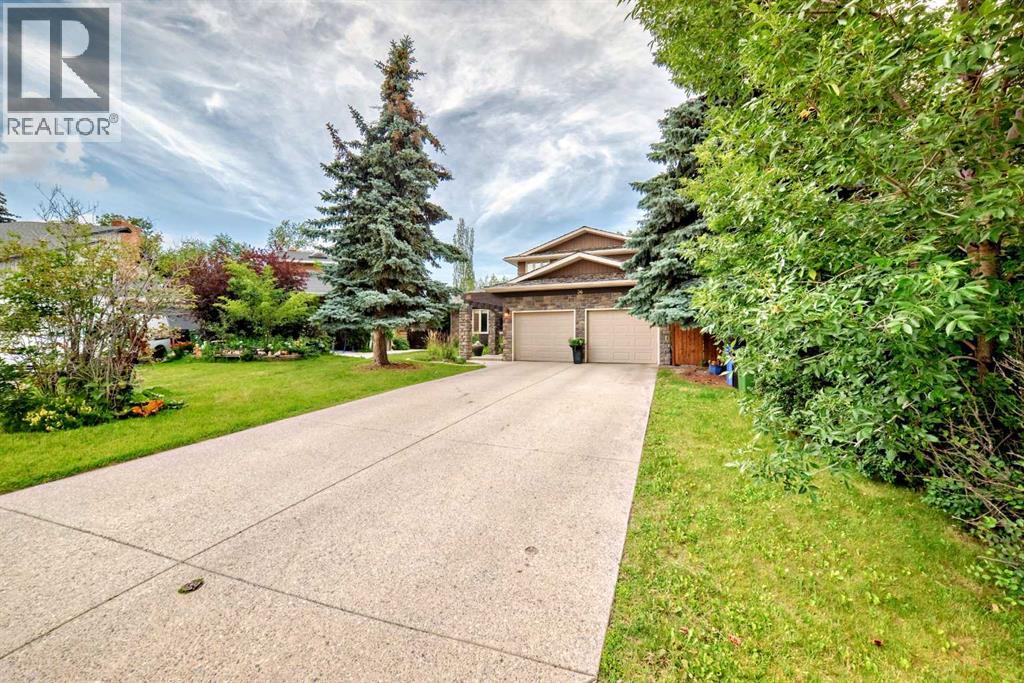 Single Family House for Sale in  Varsity Estates Court NW Varsity Calgary 