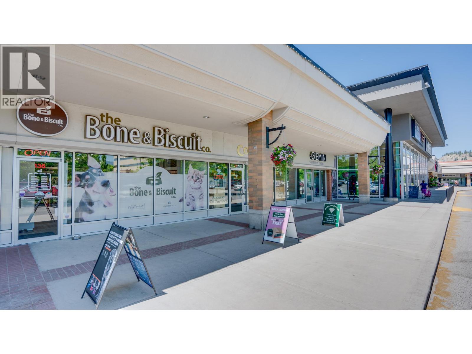 136 1876 Cooper Road, Kelowna