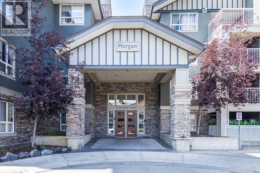 Single Family House for Sale in   Richard Court SW Lincoln Park Calgary 