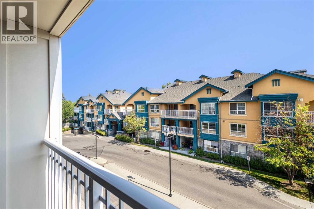 Single Family House for Sale in   Richard Court SW Lincoln Park Calgary 
