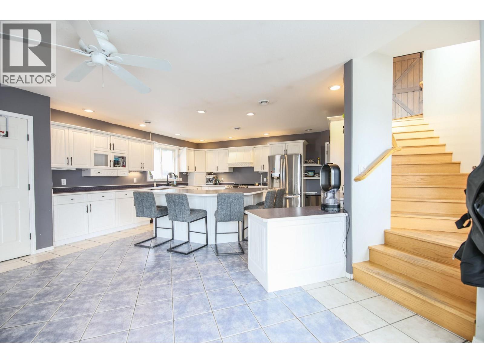 384 19 Road, Oliver