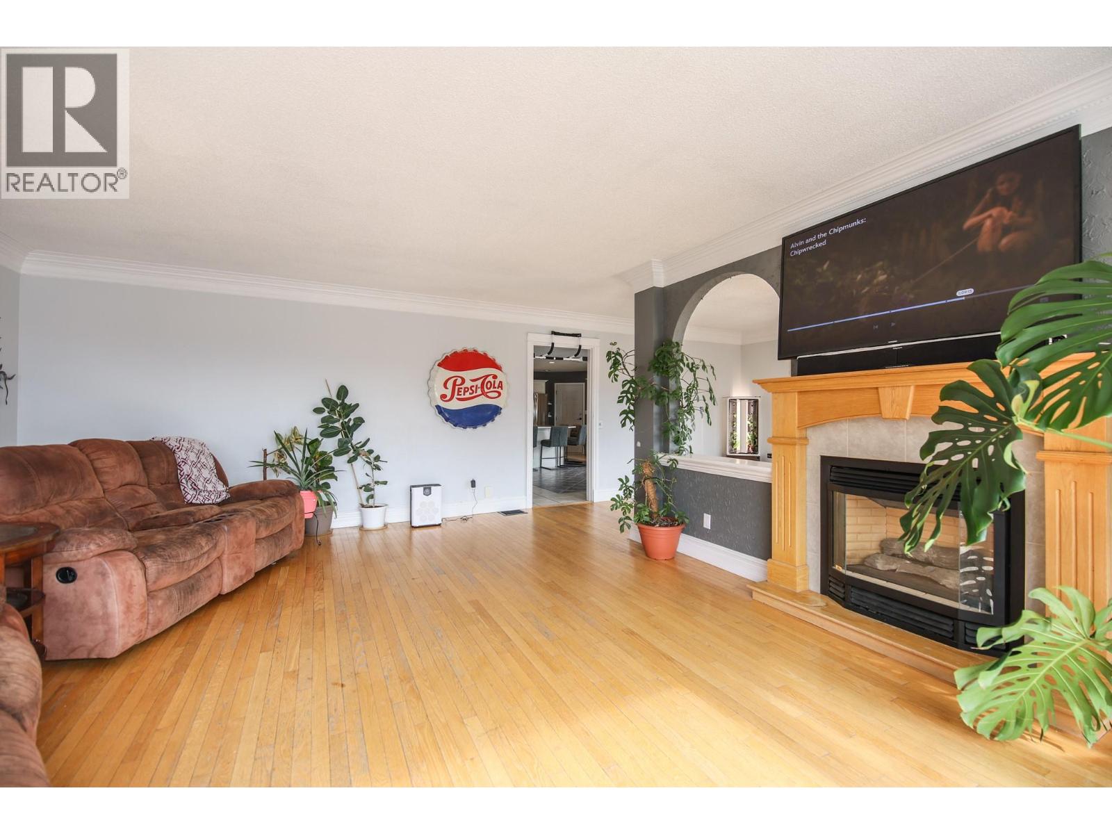  384 19 Road, Oliver