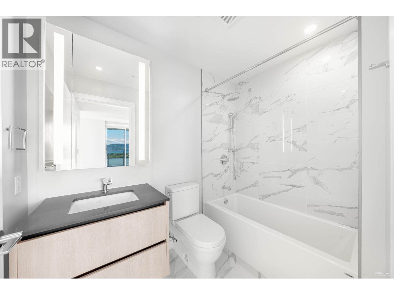 2604 1500 FERN STREET, North Vancouver