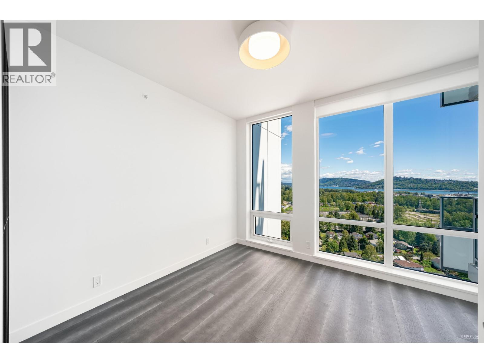 2604 1500 FERN STREET, North Vancouver