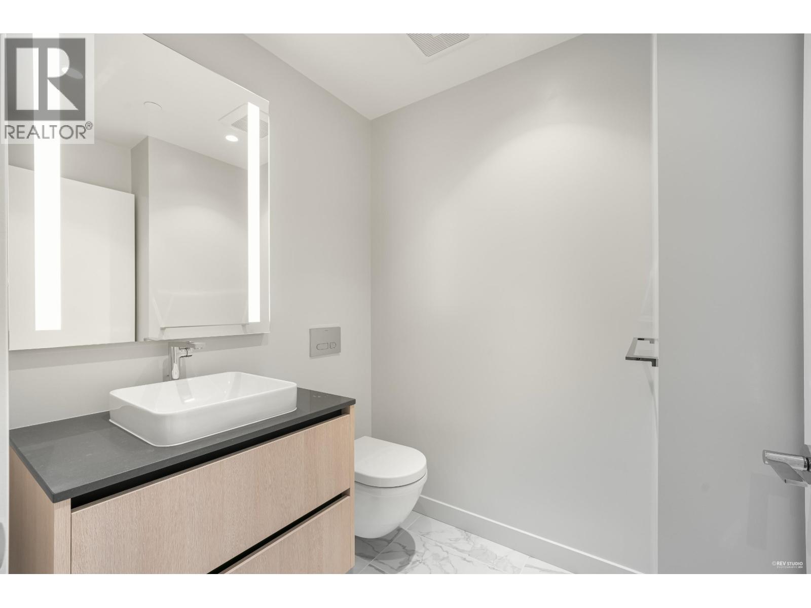 2604 1500 FERN STREET, North Vancouver