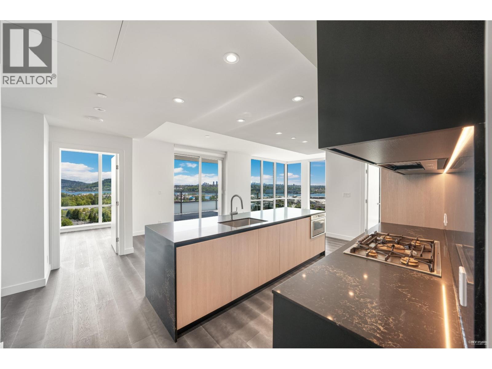 2604 1500 FERN STREET, North Vancouver