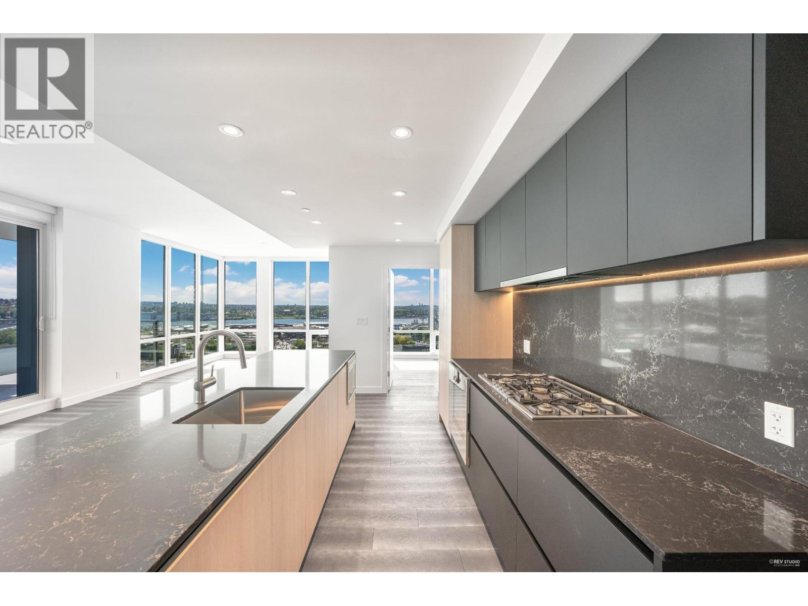 2604 1500 FERN STREET, North Vancouver