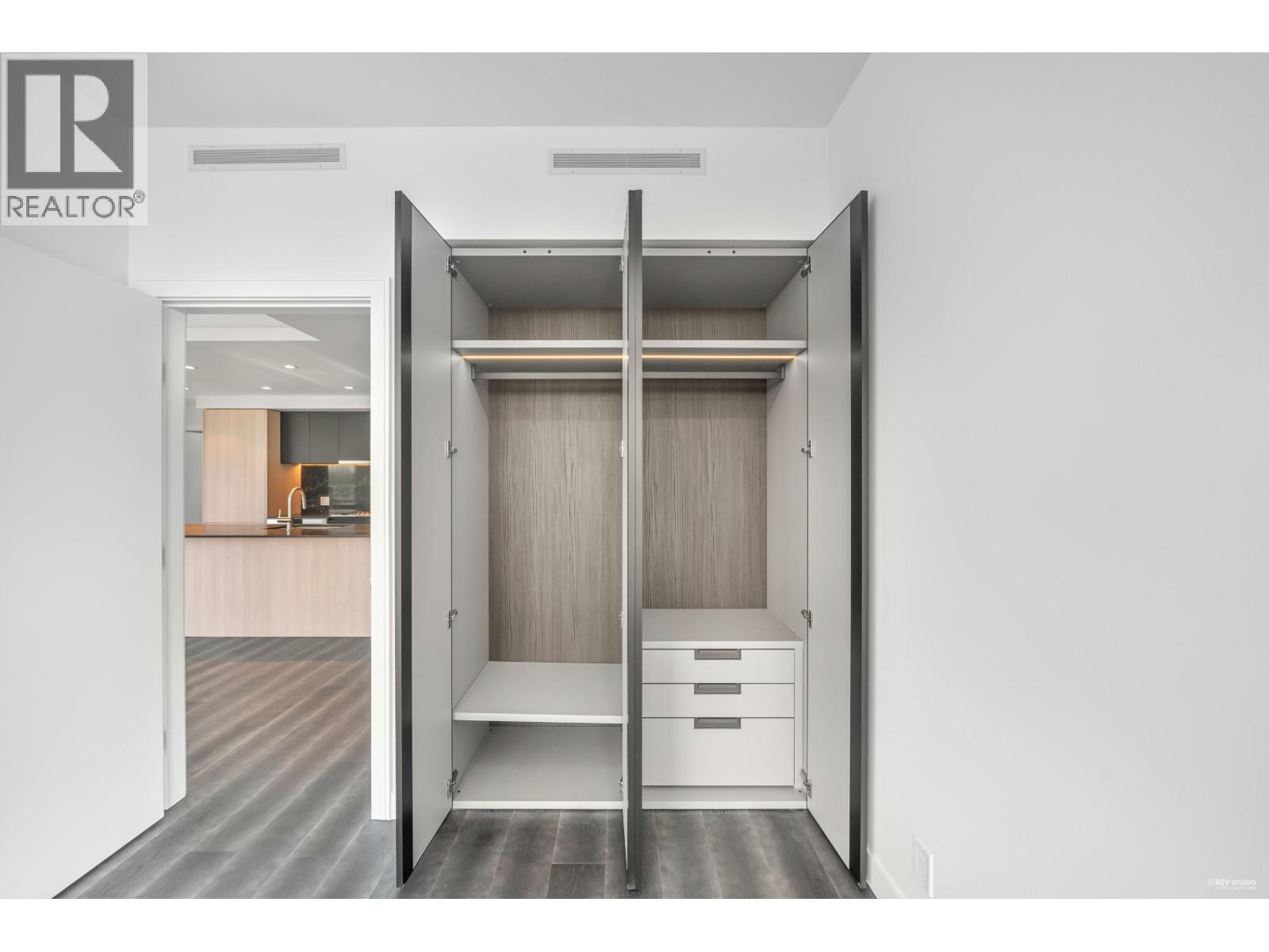 2604 1500 FERN STREET, North Vancouver