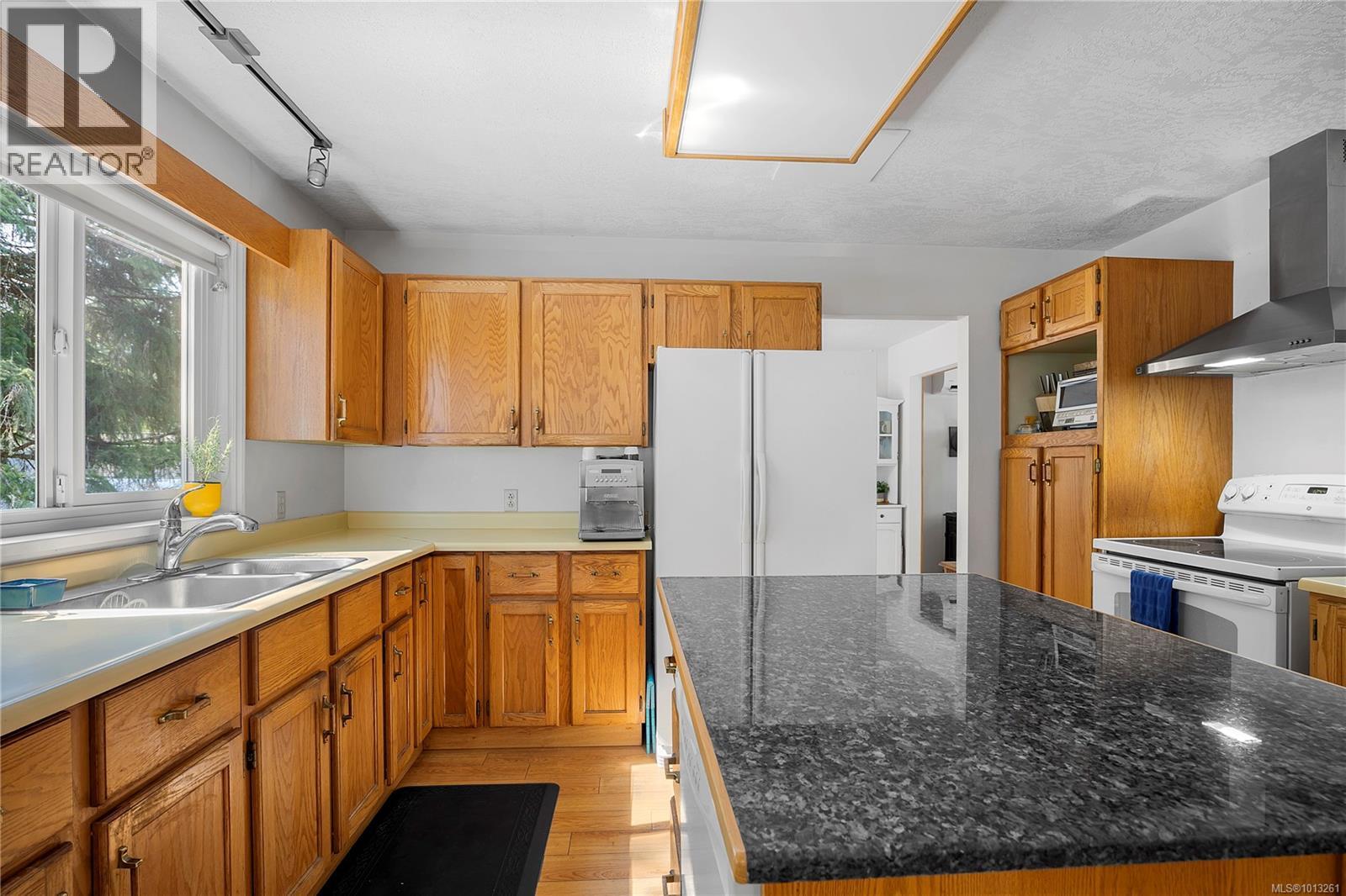 1312 McKenzie Dr, Duncan