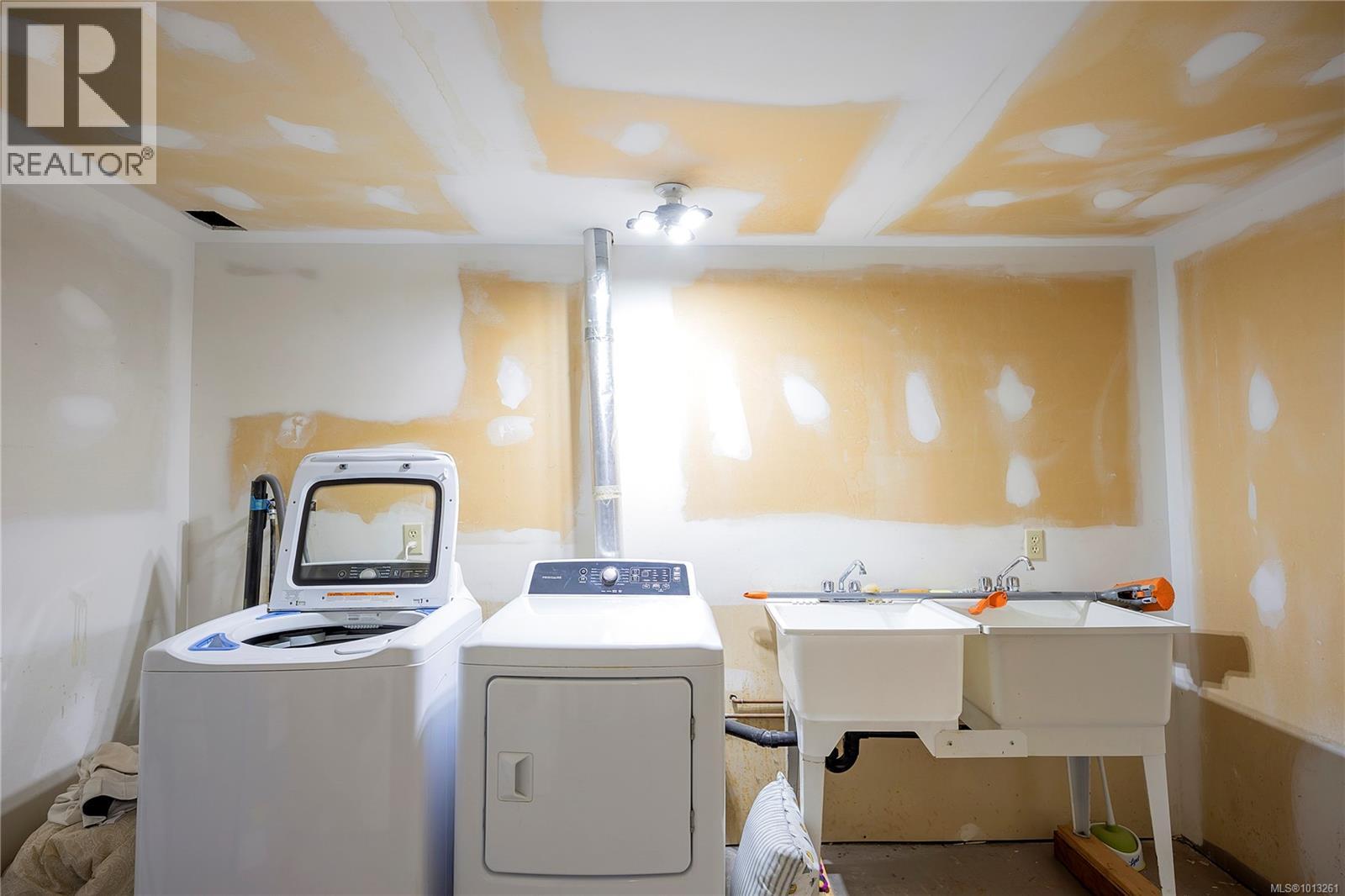 1312 McKenzie Dr, Duncan