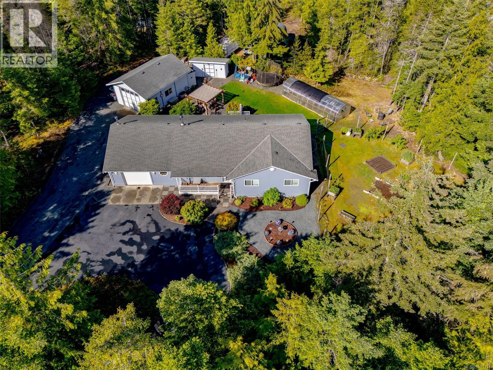 1356 Meadowood Way, Qualicum Beach
