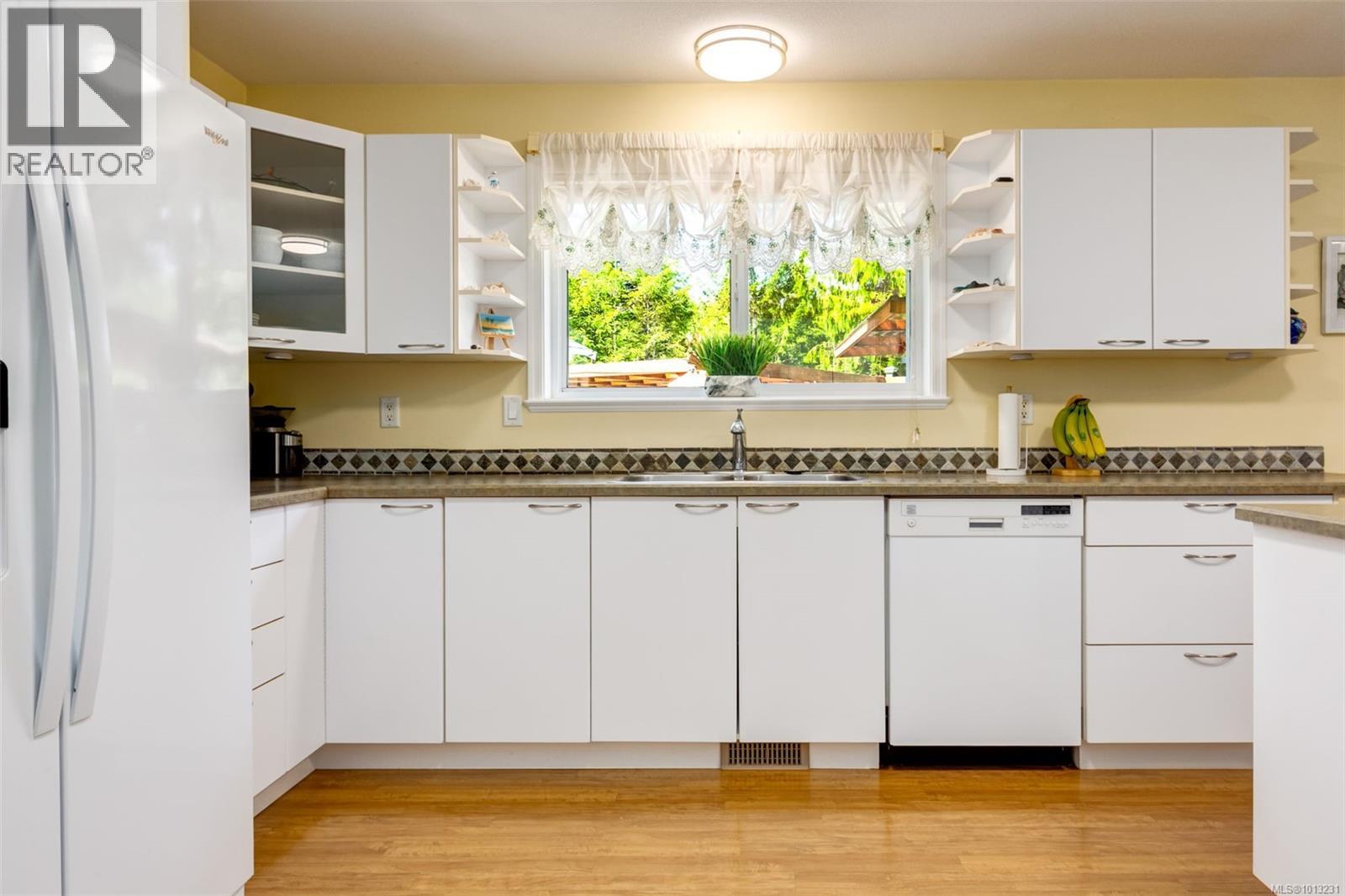 1356 Meadowood Way, Qualicum Beach