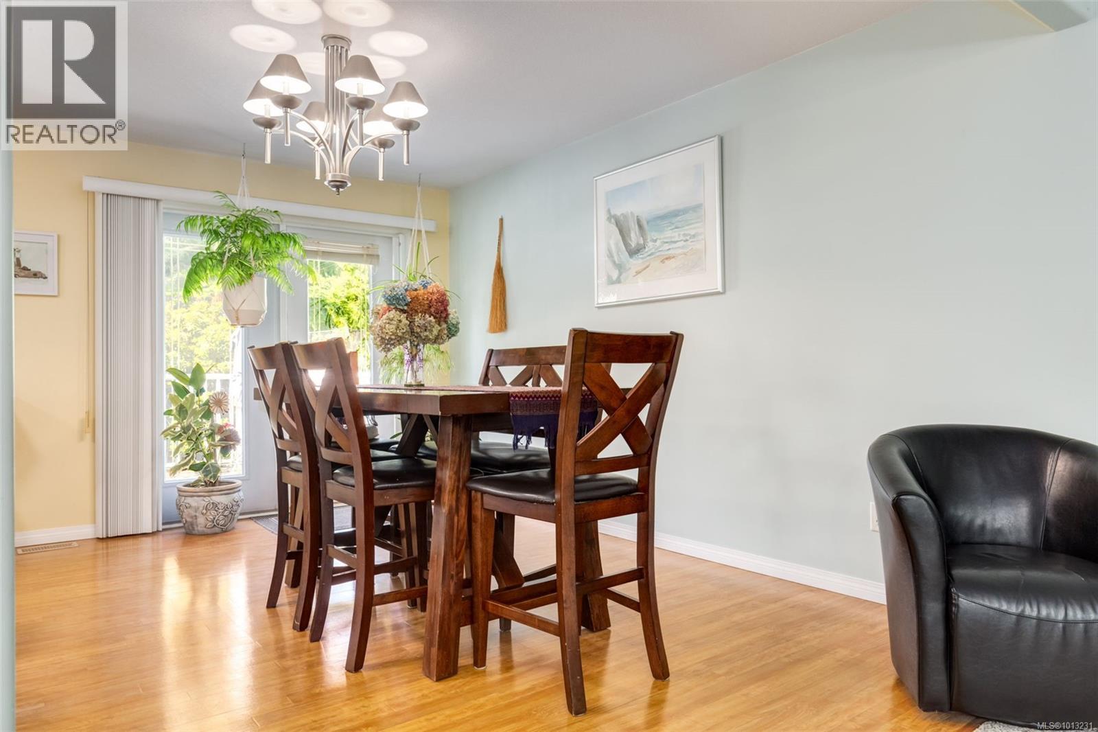 1356 Meadowood Way, Qualicum Beach