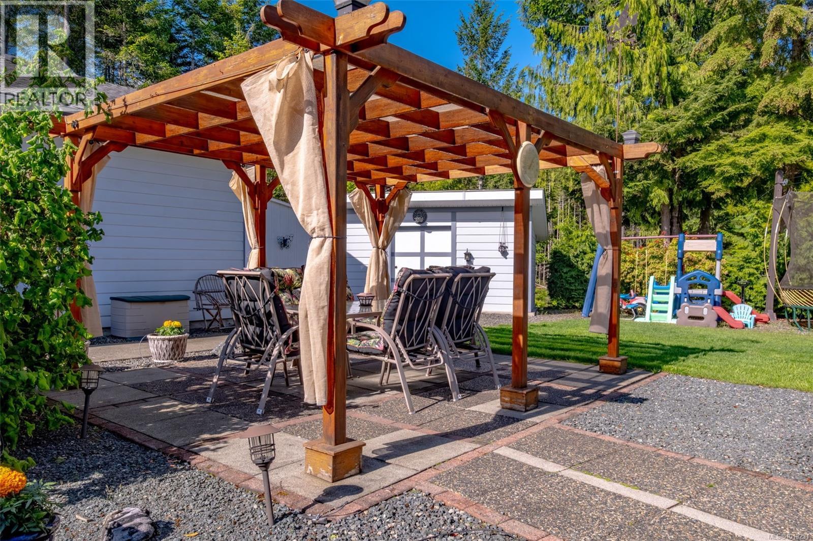 1356 Meadowood Way, Qualicum Beach