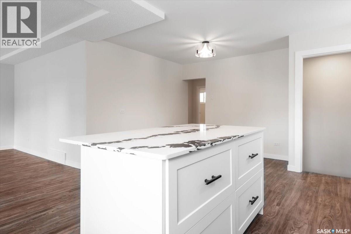 Single Family House Bungalow for Sale in  Mckinley AVENUE Regina 