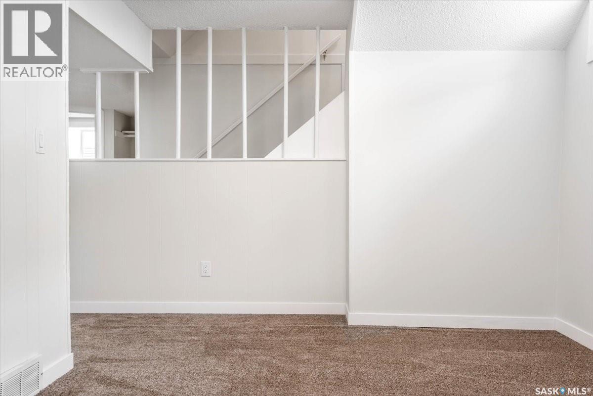 Single Family House Bungalow for Sale in  Mckinley AVENUE Regina 