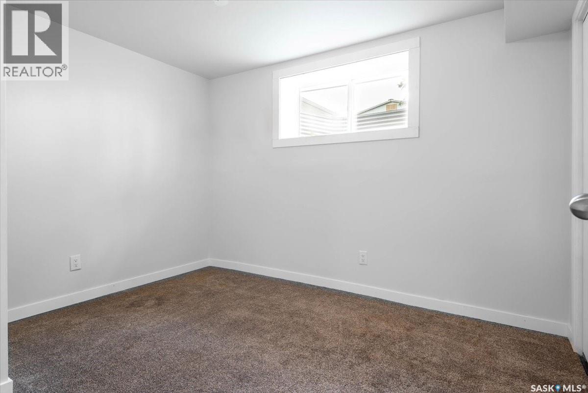 Single Family House Bungalow for Sale in  Mckinley AVENUE Regina 