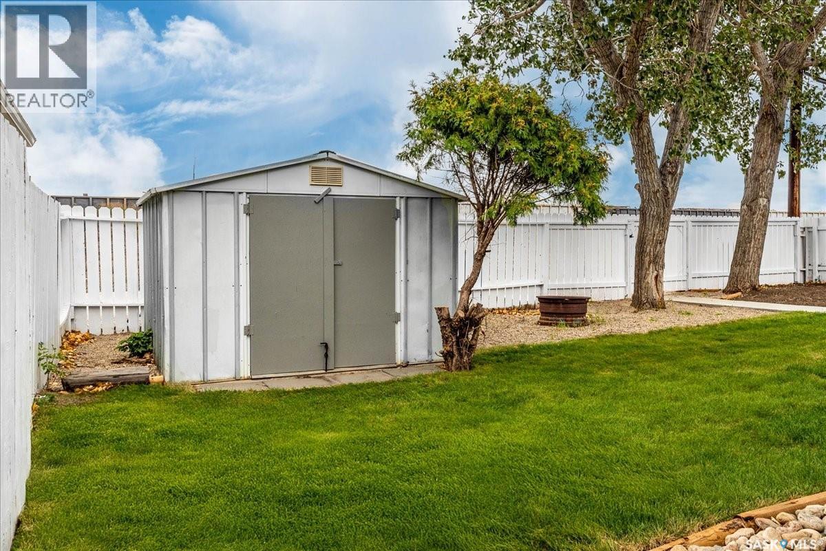 Single Family House Bungalow for Sale in  Mckinley AVENUE Regina 