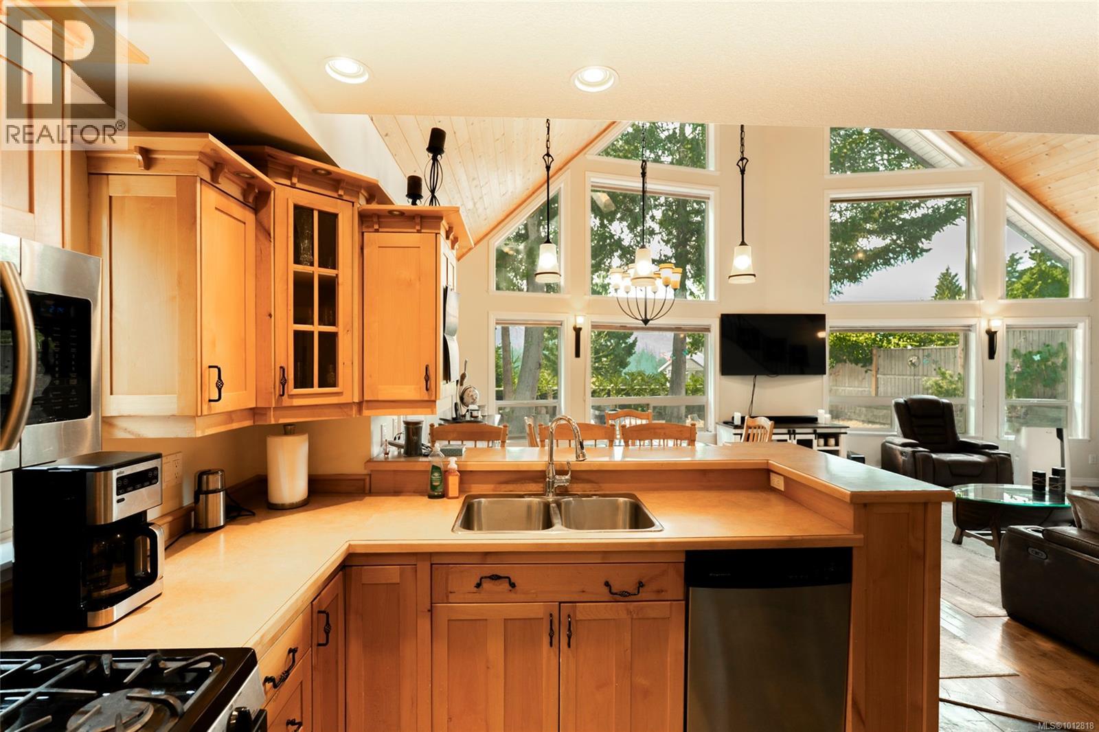 1751 Martini Way, Qualicum Beach