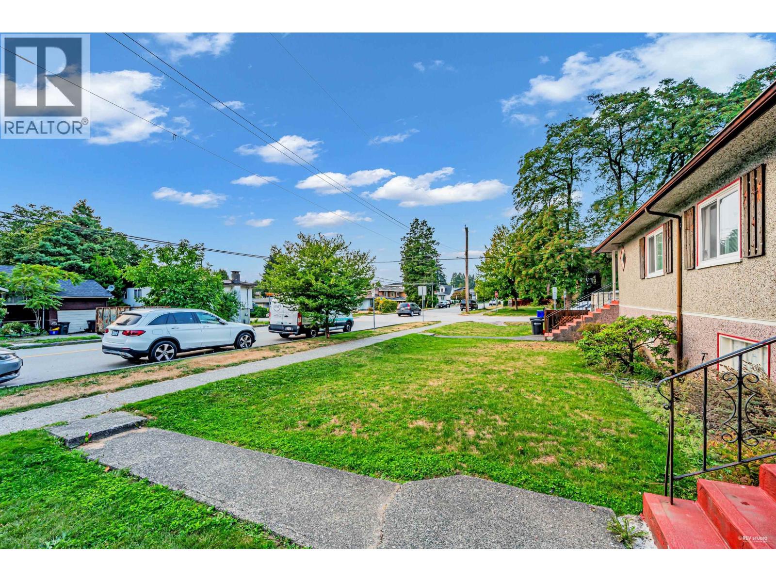 5514 SMITH AVENUE, Burnaby