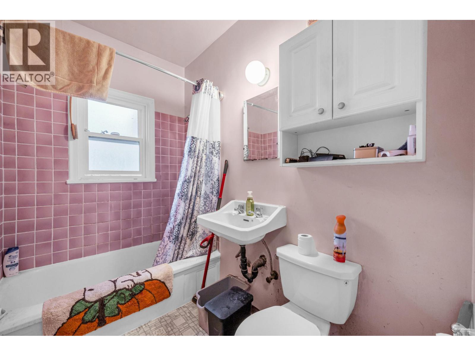 5514 SMITH AVENUE, Burnaby