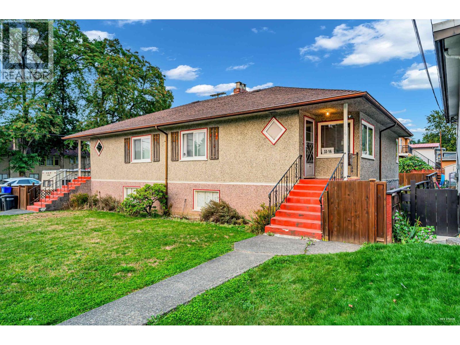 5514 SMITH AVENUE, Burnaby
