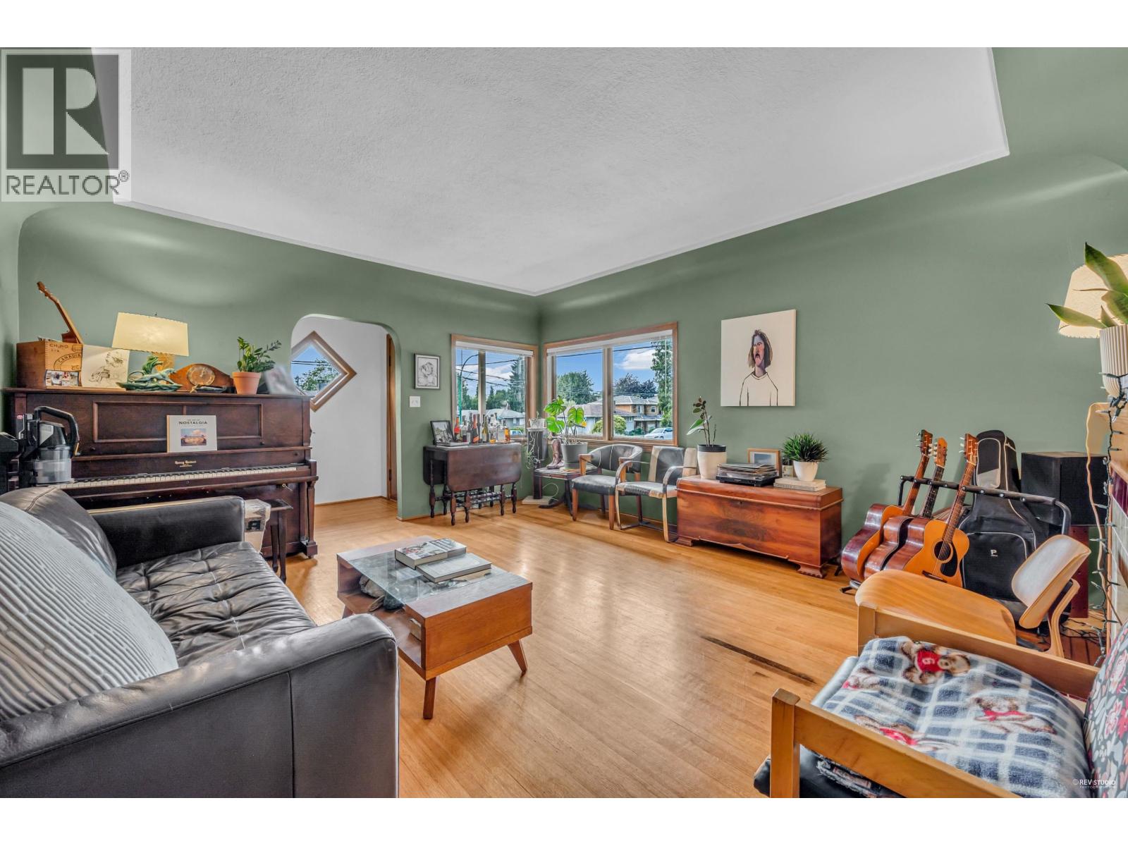 5514 SMITH AVENUE, Burnaby