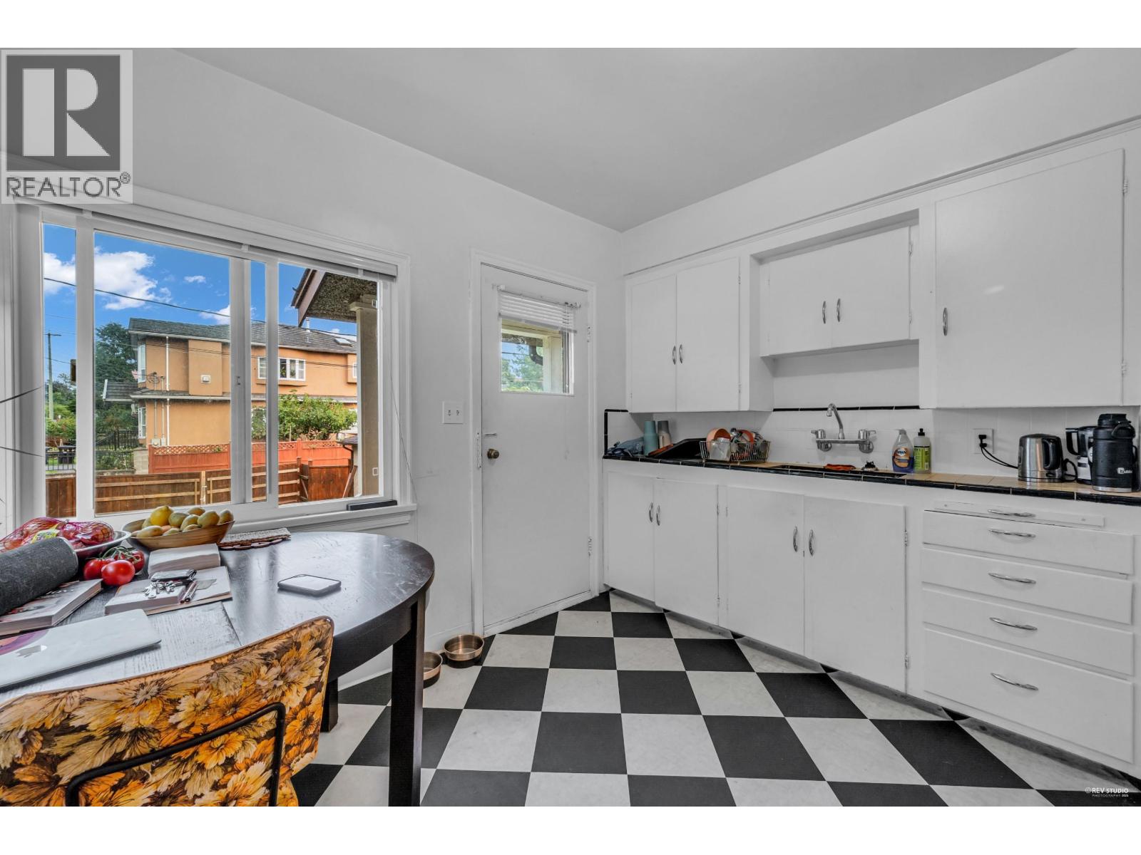 5514 SMITH AVENUE, Burnaby