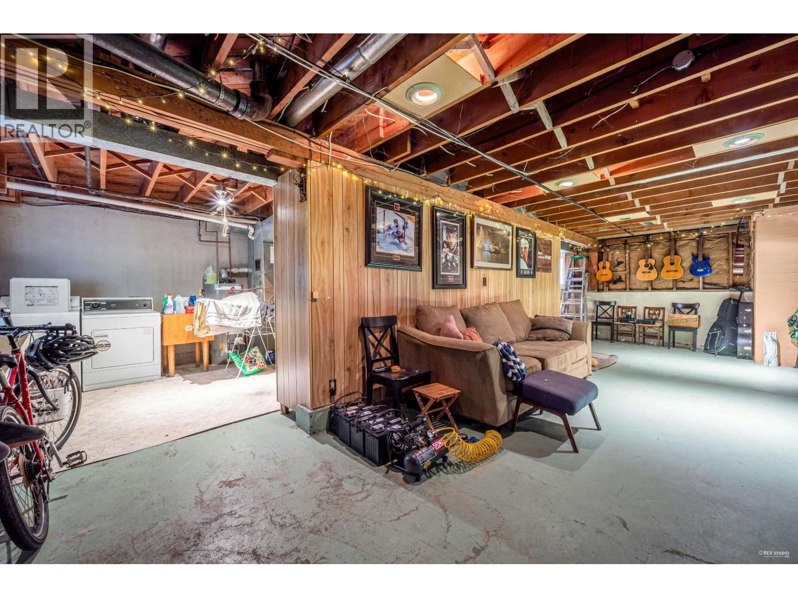 5514 SMITH AVENUE, Burnaby