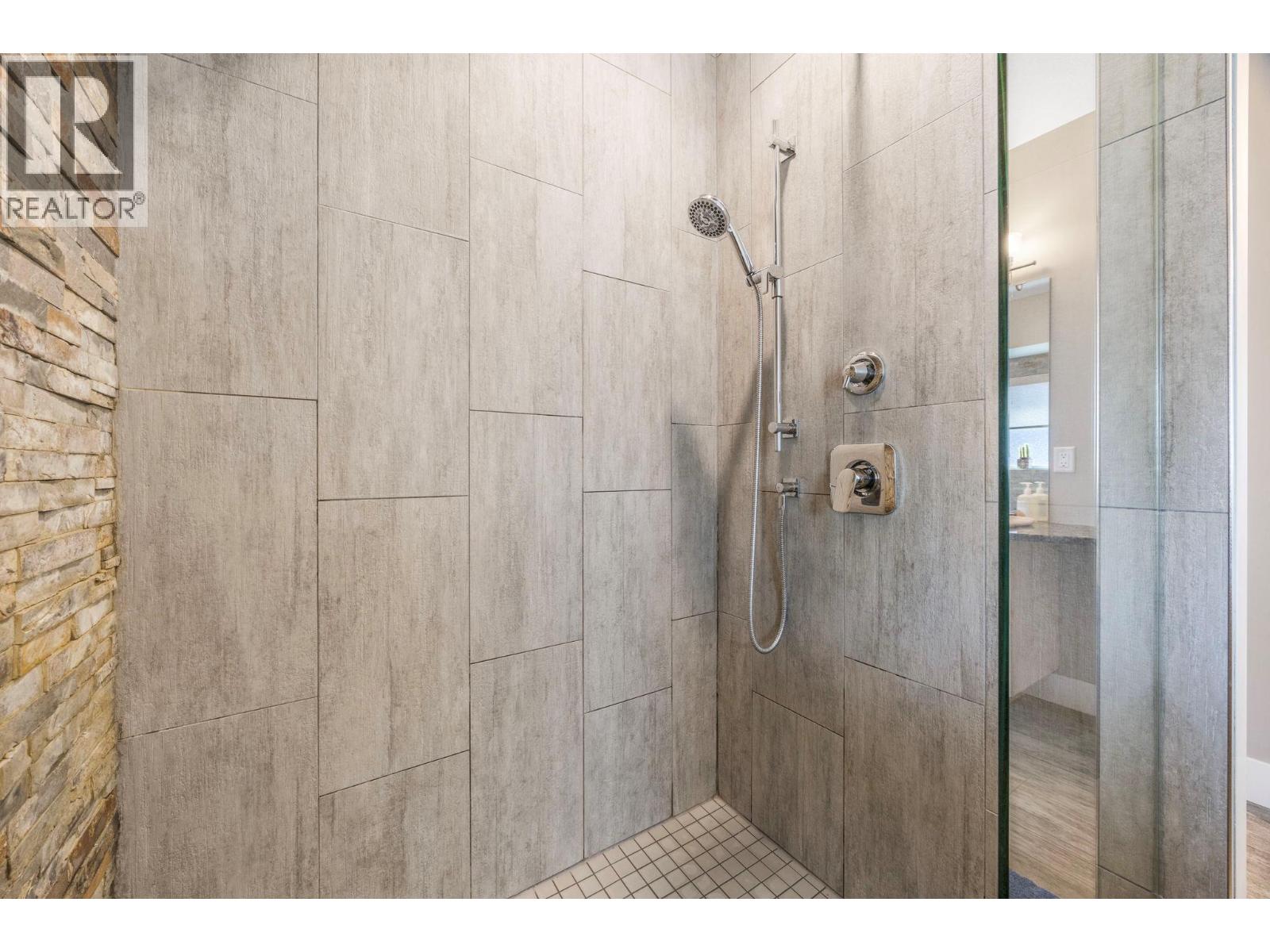  13053 Shoreline Drive, Lake Country