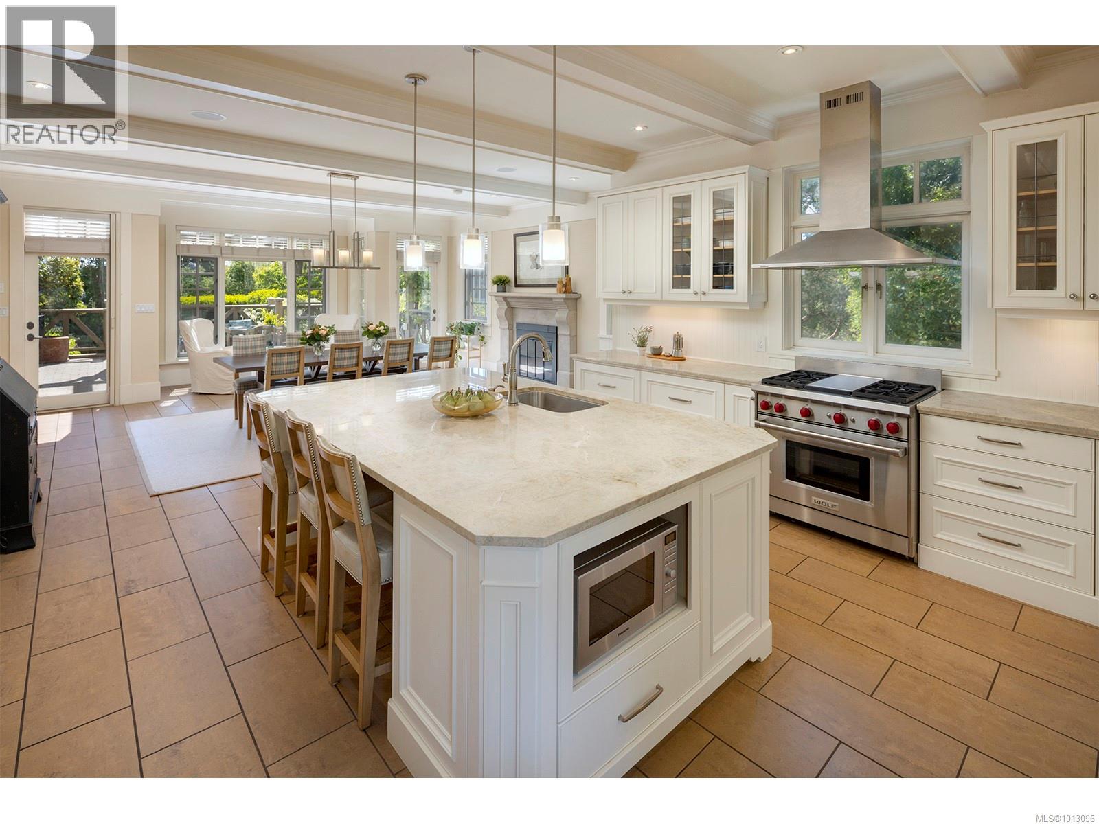  2766 Sea View Road, Saanich