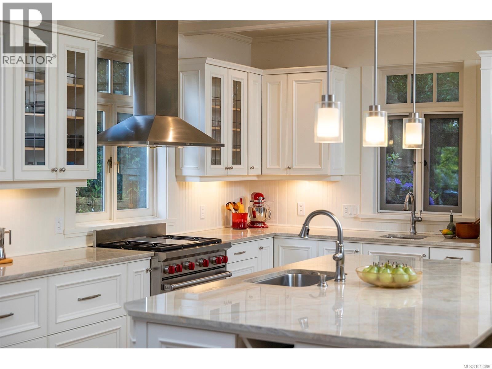  2766 Sea View Road, Saanich