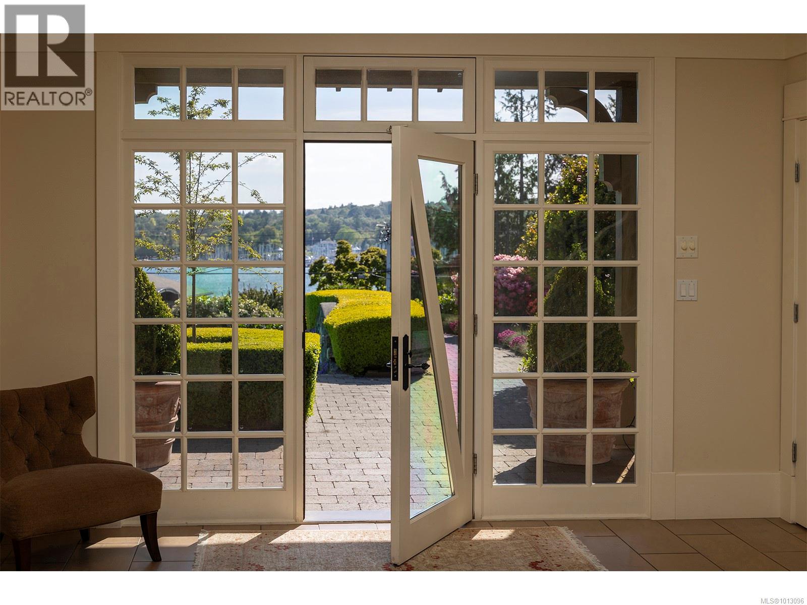  2766 Sea View Road, Saanich