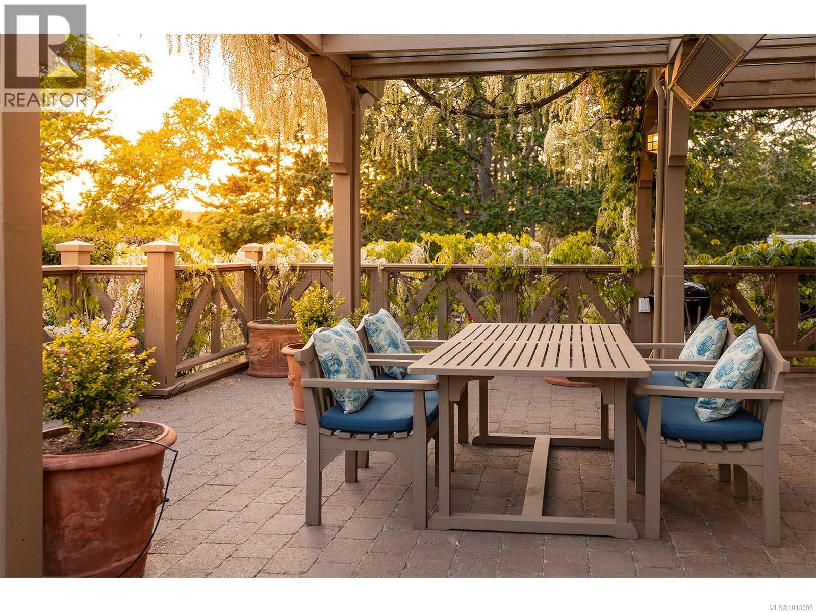  2766 Sea View Road, Saanich