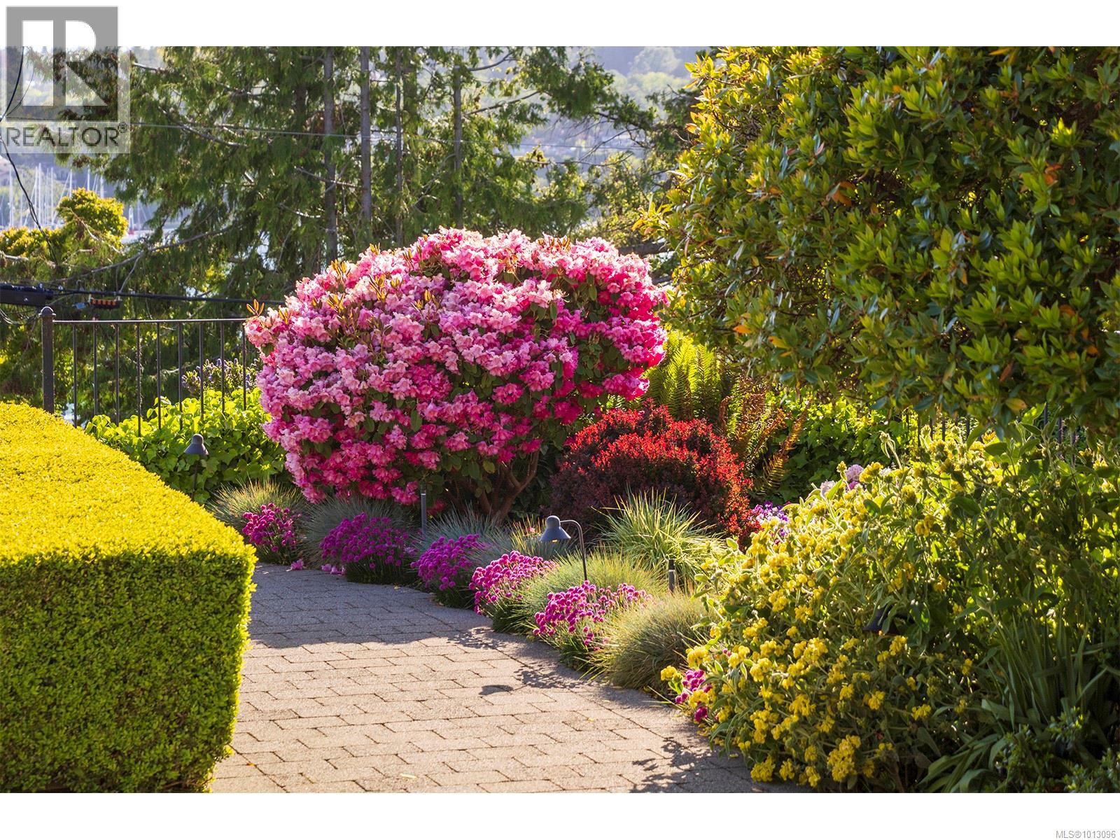  2766 Sea View Road, Saanich