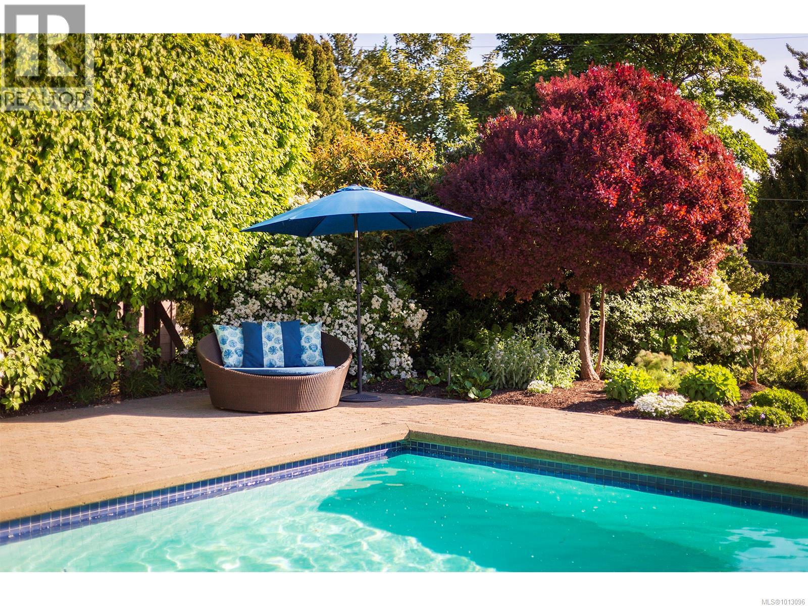  2766 Sea View Road, Saanich