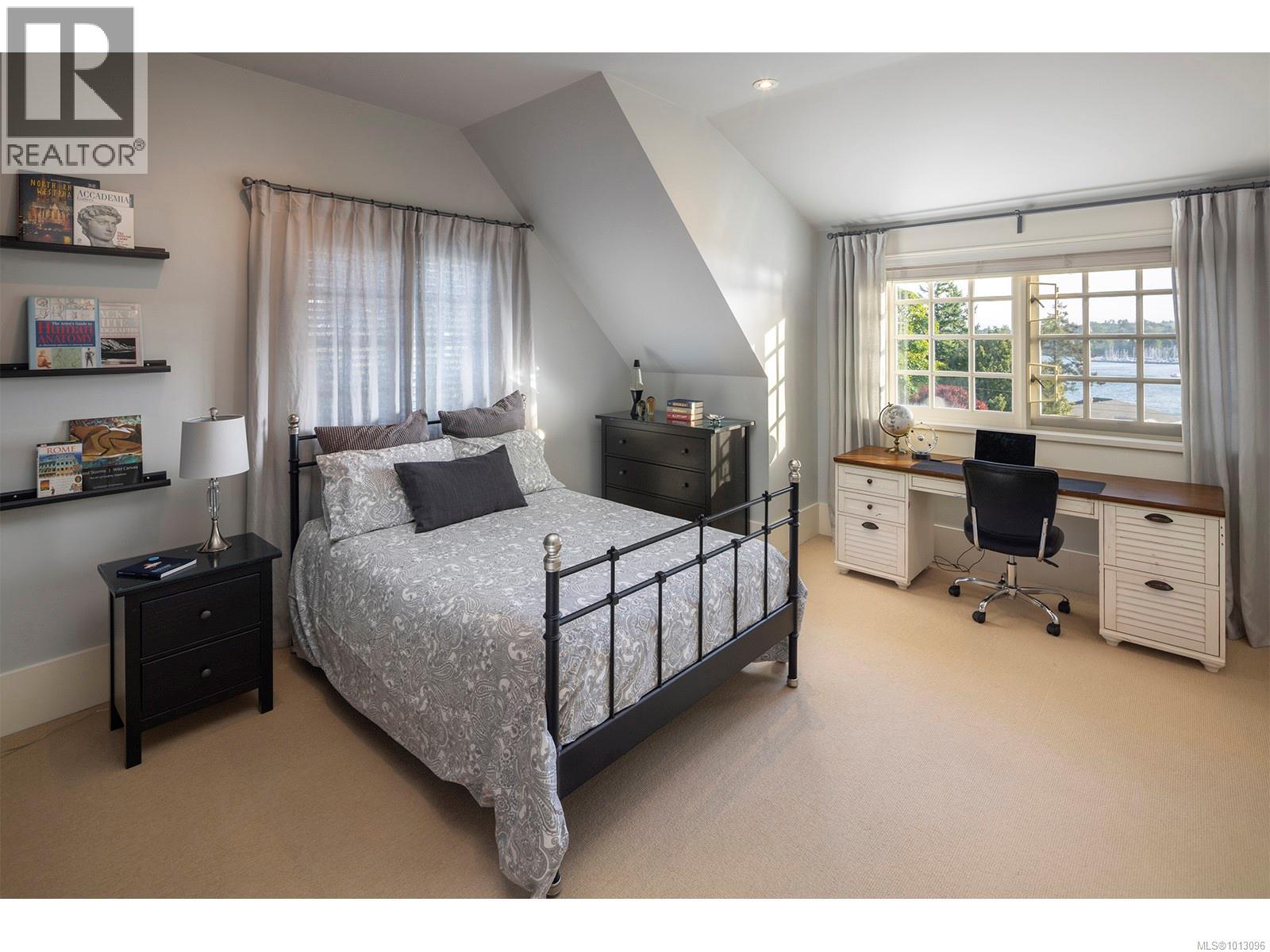 2766 Sea View Road, Saanich