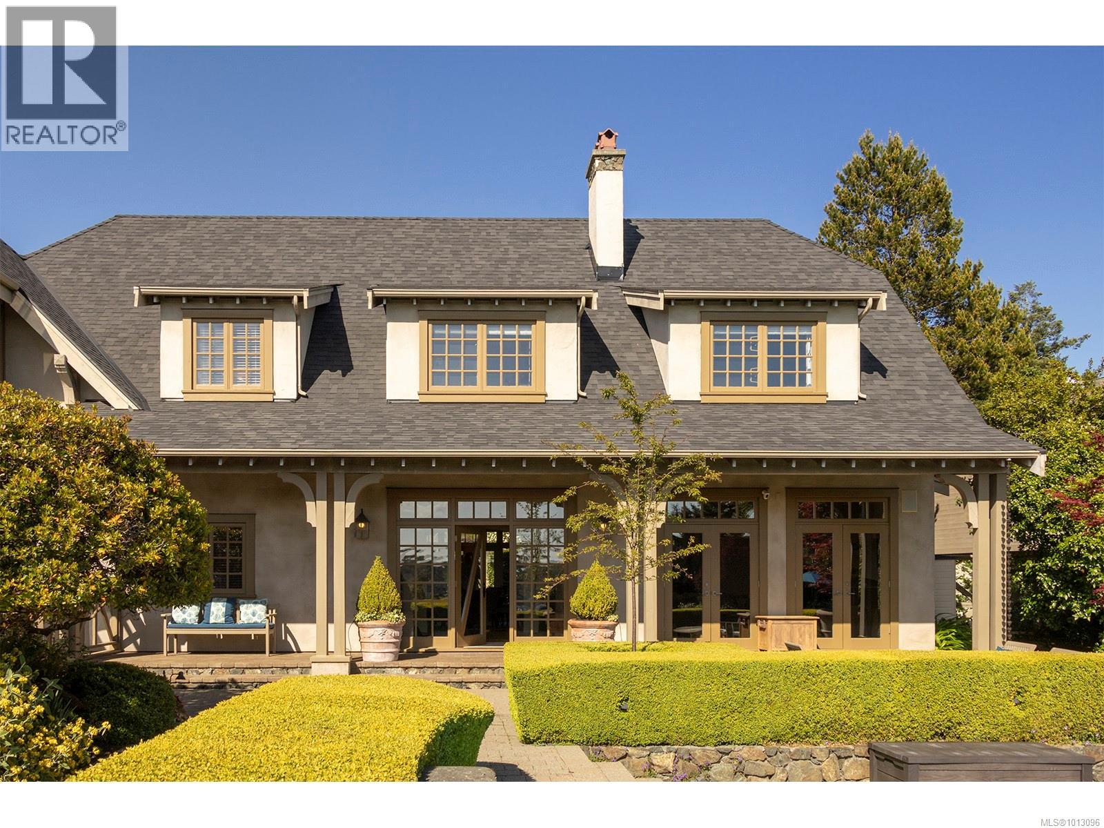  2766 Sea View Road, Saanich