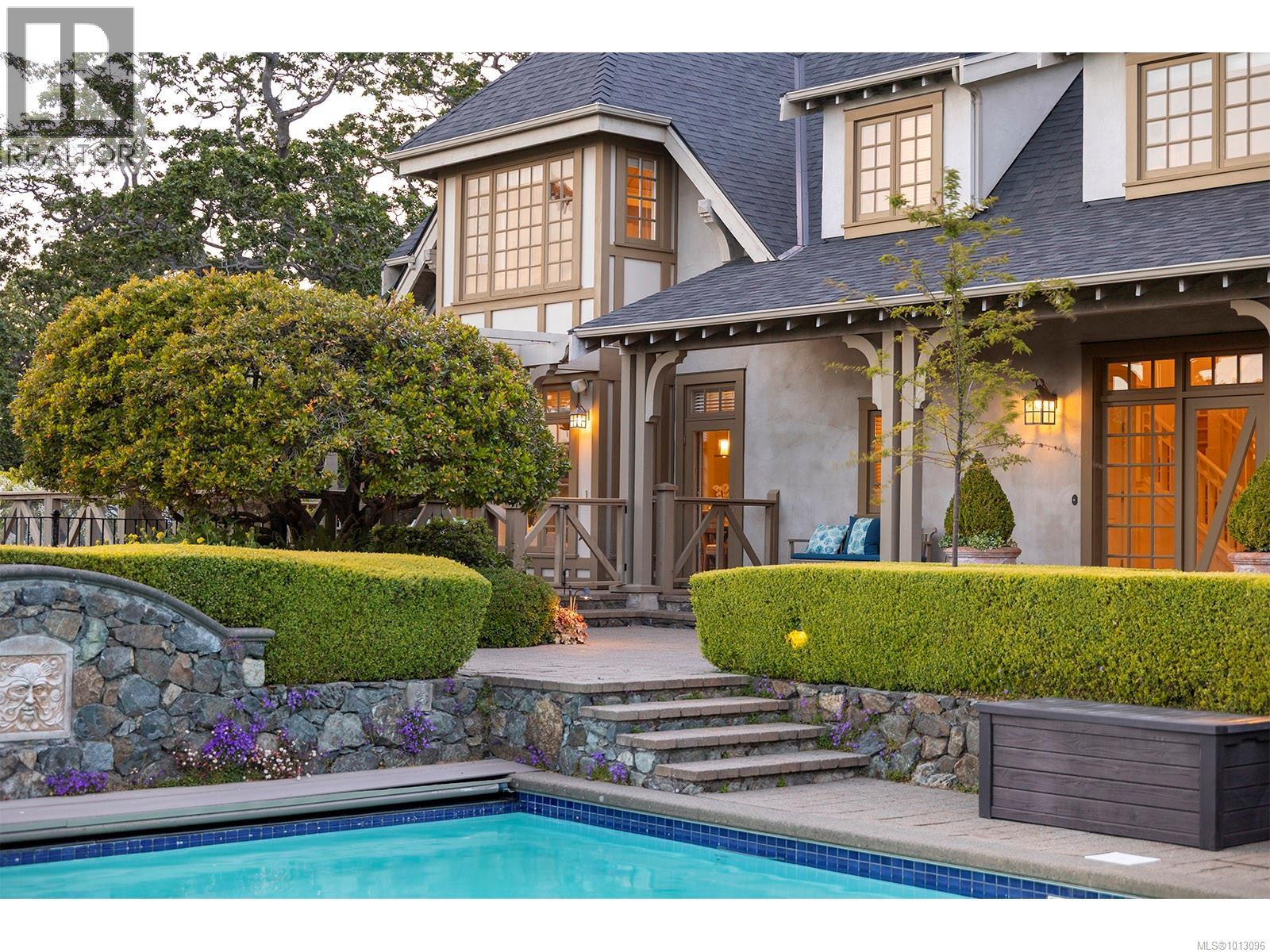  2766 Sea View Road, Saanich