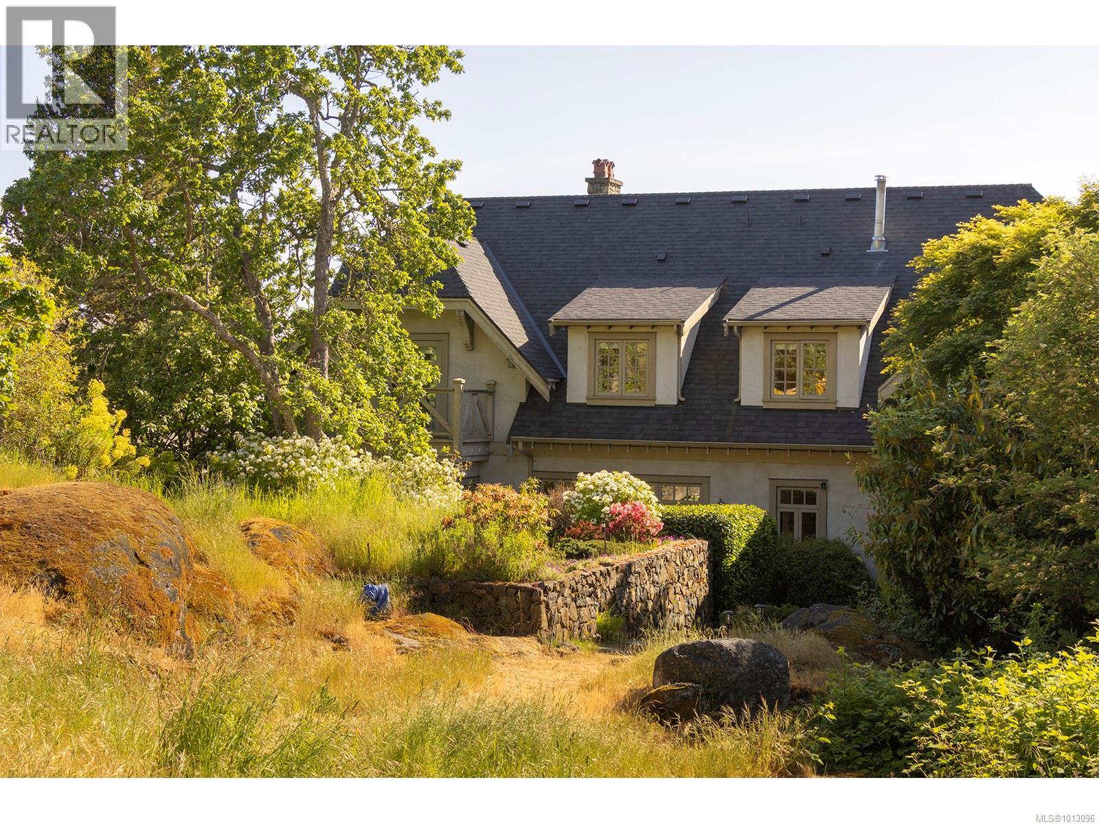  2766 Sea View Road, Saanich