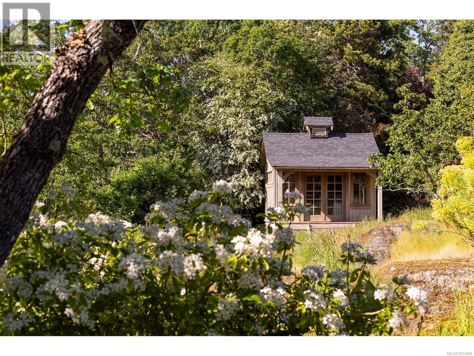  2766 Sea View Road, Saanich