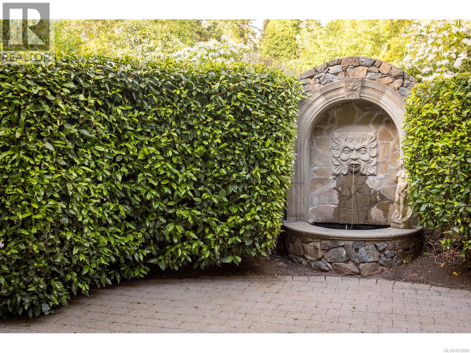 2766 Sea View Road, Saanich
