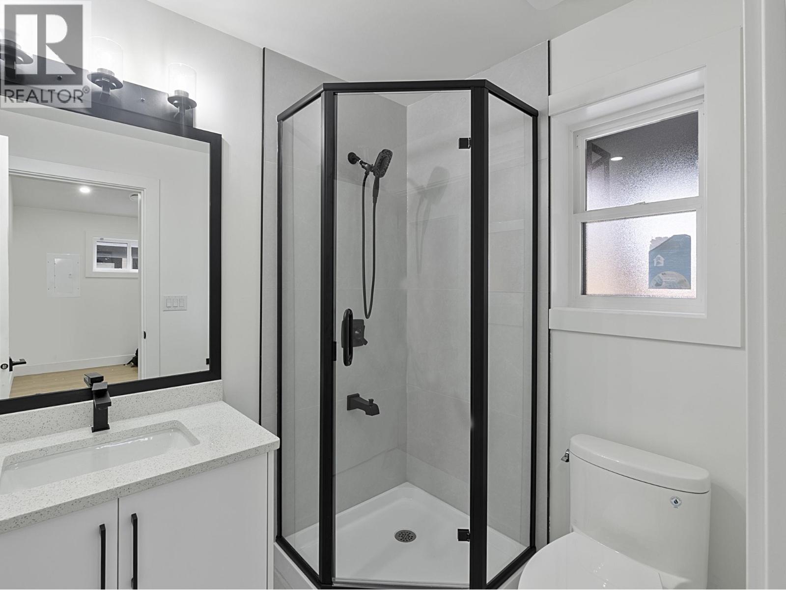 218 OSBORNE AVENUE, New Westminster