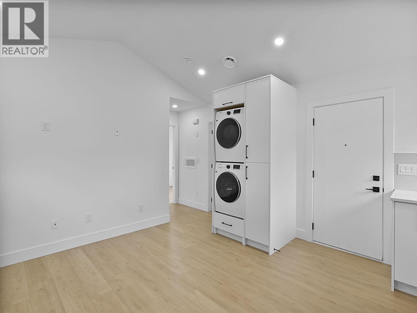 218 OSBORNE AVENUE, New Westminster