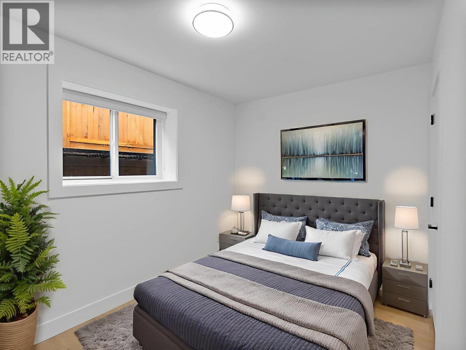 218 OSBORNE AVENUE, New Westminster