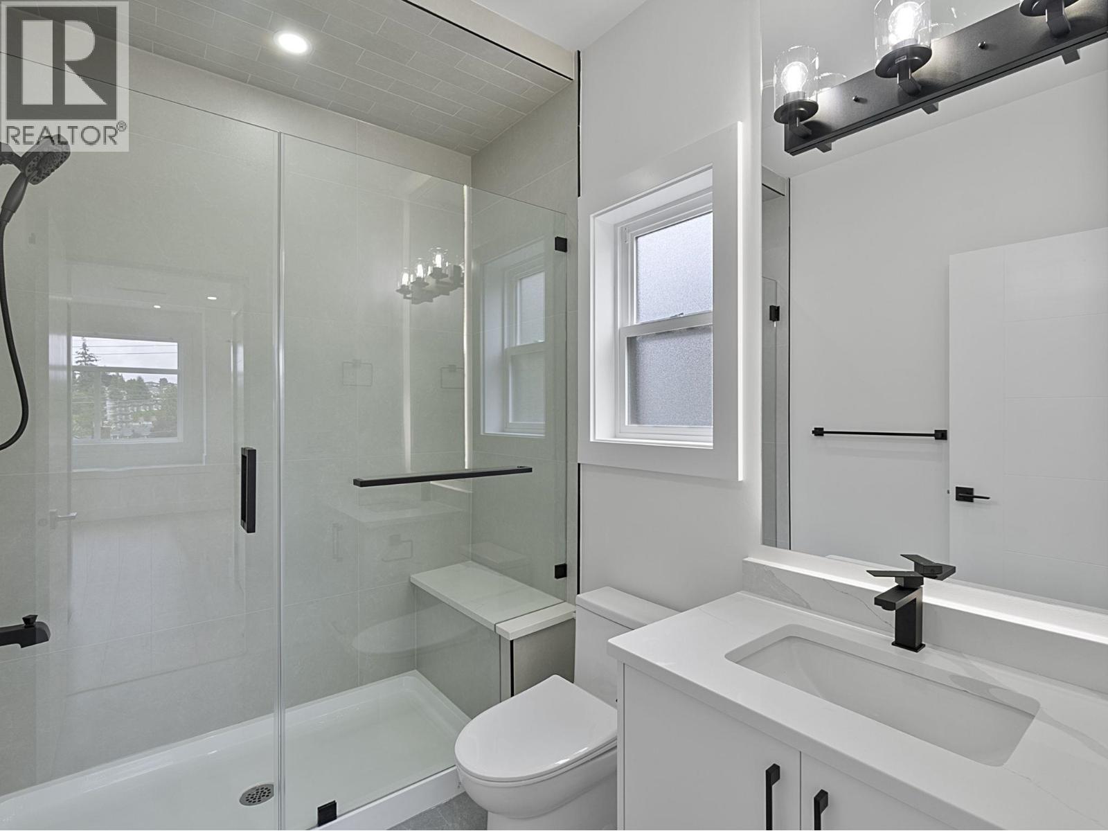 218 OSBORNE AVENUE, New Westminster