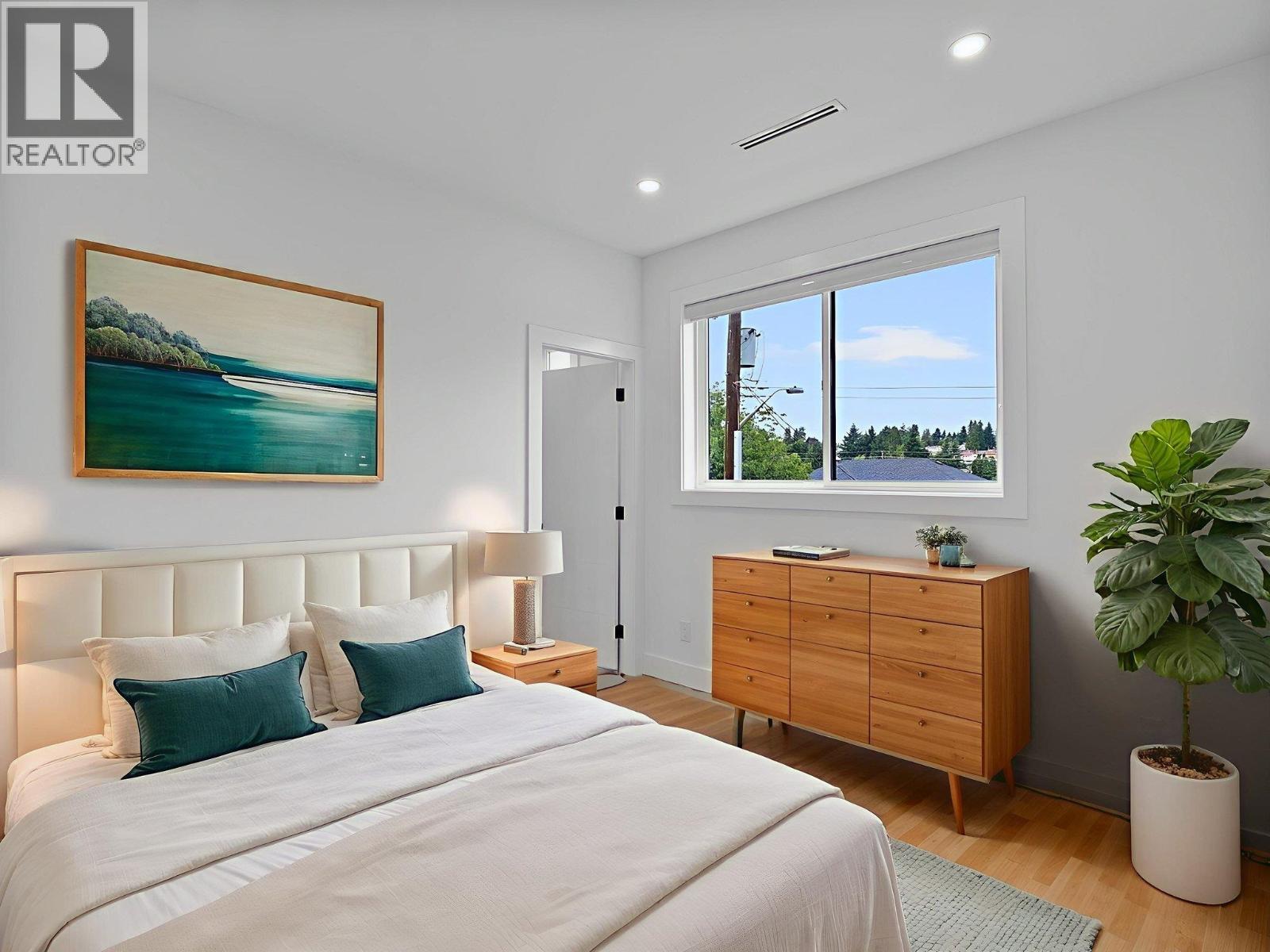 218 OSBORNE AVENUE, New Westminster