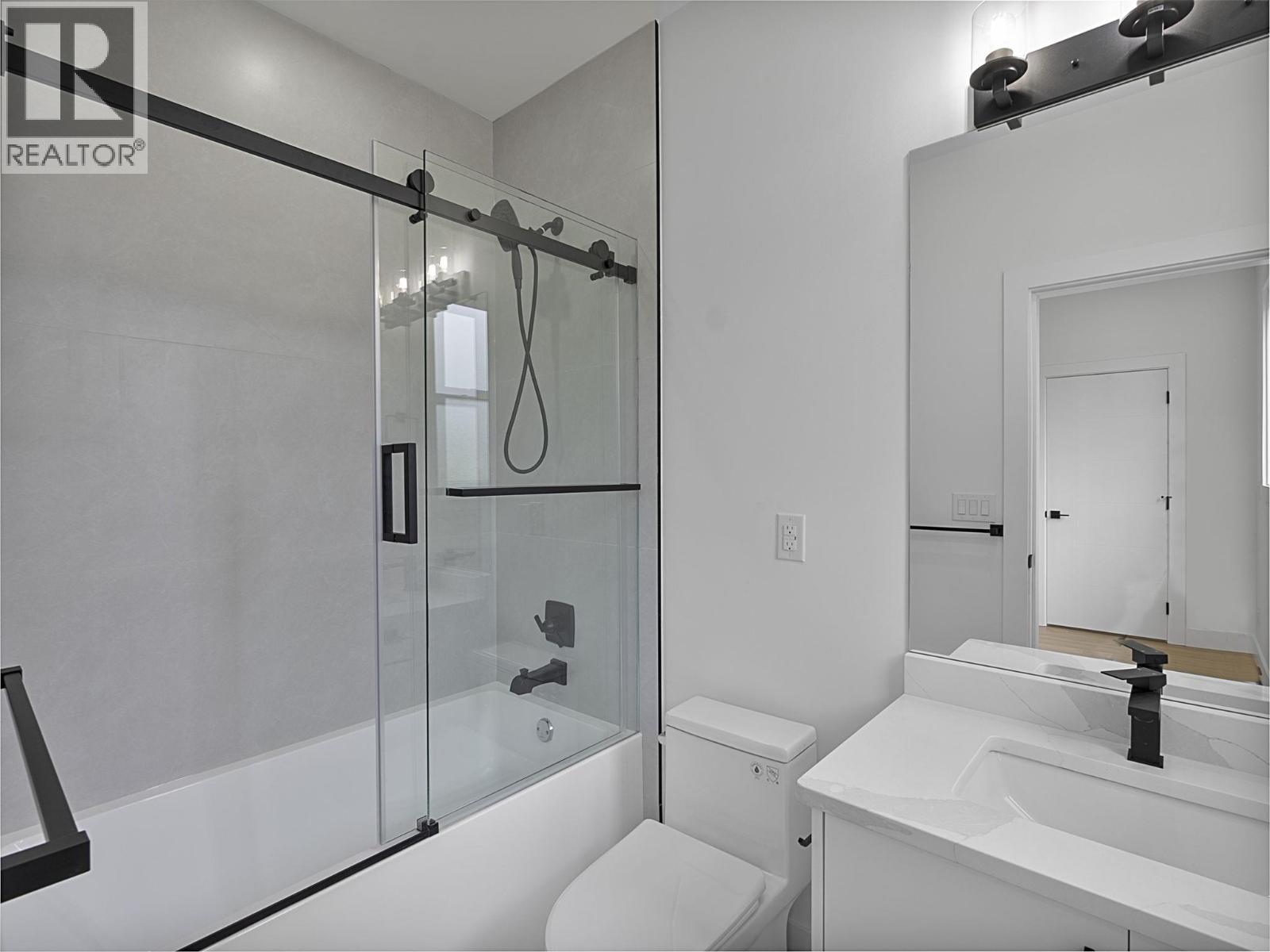 218 OSBORNE AVENUE, New Westminster