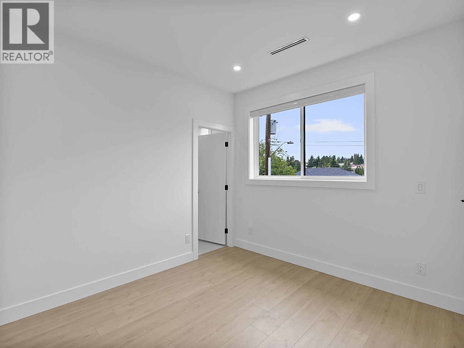 218 OSBORNE AVENUE, New Westminster