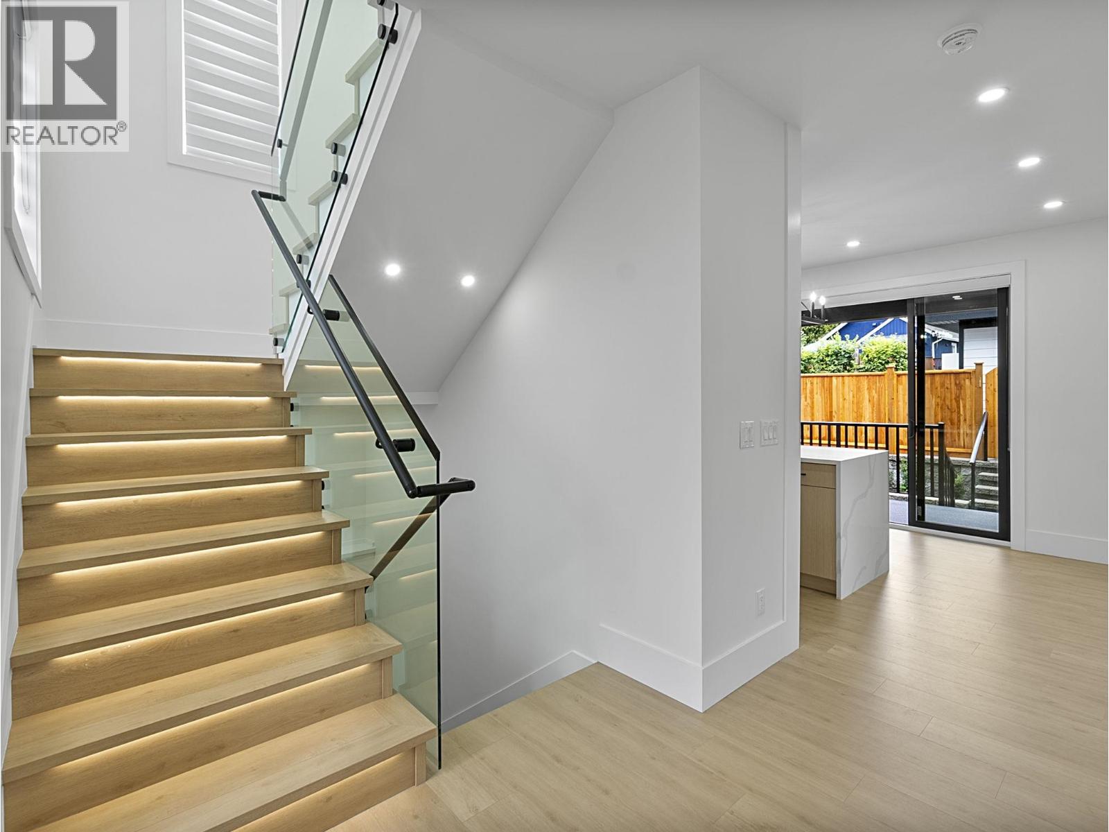 218 OSBORNE AVENUE, New Westminster